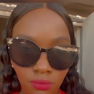 Meet your Posher, Annette